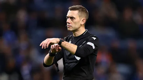 Árbitro francês Clément Turpin durante partida