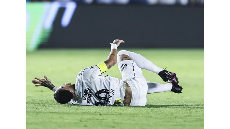 Neymar é o camisa 10 do Santos. Foto: Alexandre Schneider/Getty Images