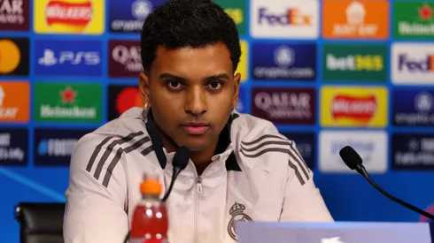 Rodrygo, do Real Madrid, em entrevista antes do jogo contra o manchester city, pela Champions League (Photo by Molly Darlington/Getty Images)