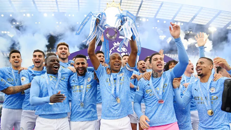 Jogadores do Manchester City comemorando título da Premier League. ex-jogador do clube anunciou sua nova equipe. Foto: Michael Regan/Getty Images
