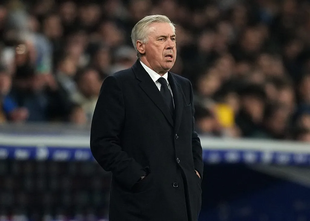 Ancelotti no duelo diante do Espanyol (Photo by Alex Caparros/Getty Images)