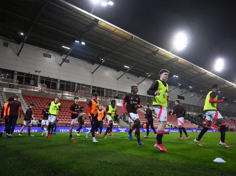 Manchester United pode demitir 200 funcionários para investir no elenco