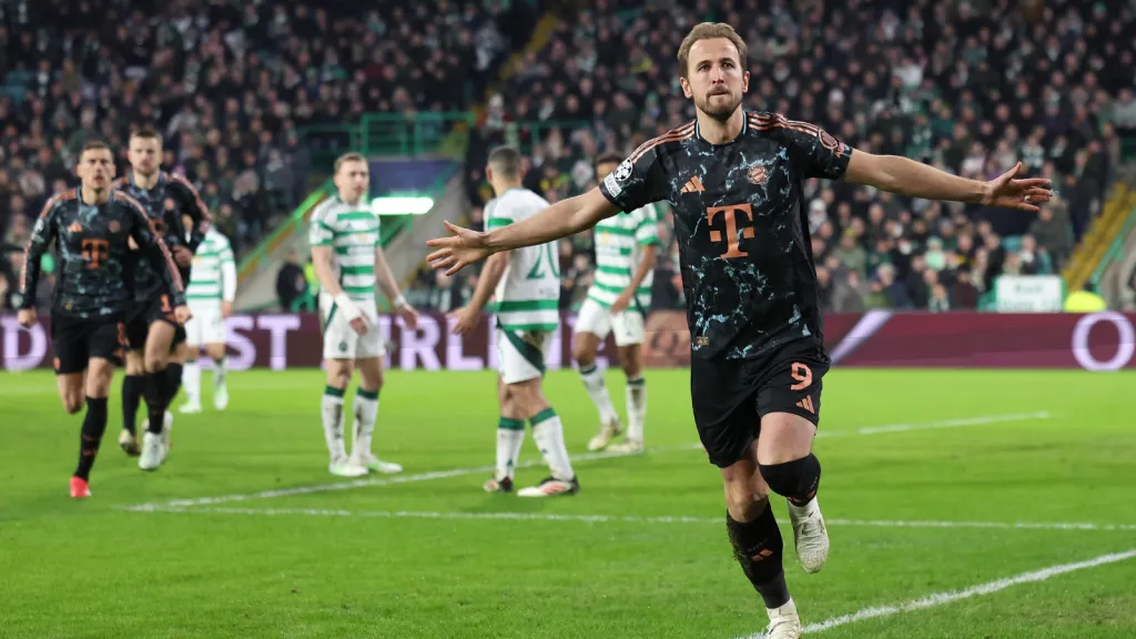 Harry Kane marca no jogo contra o Celtic (Photo by Ian MacNicol/Getty Images)