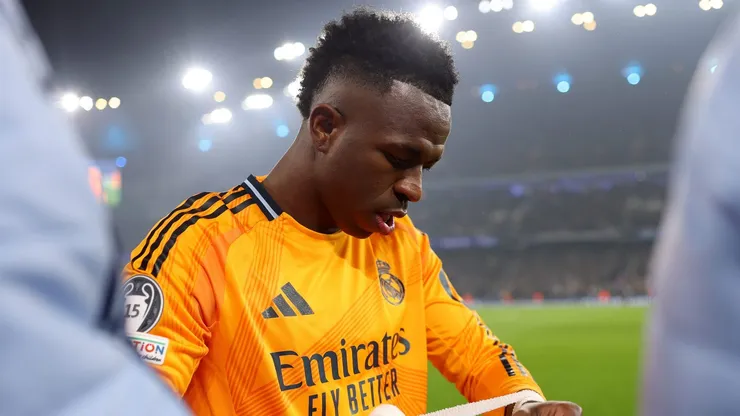 Vinicius Jr x Manchester City, de Rodri, na Champions League. (Photo by Carl Recine/Getty Images)