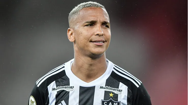 Ex-Palmeiras, Deyverson decide deixar o Atlético Mineiro para jogar em outro clube do Brasileirão.