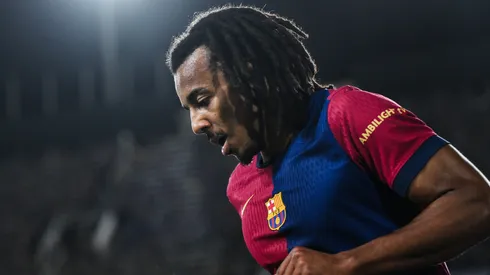 Jules Koundé é um dos destaques do time do Barcelona. (Photo by David Ramos/Getty Images)