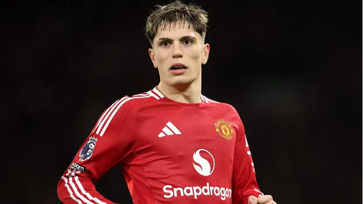 Manchester United pode acertar a saída de Garnacho para o Newcastle (Photo by Richard Heathcote/Getty Images)