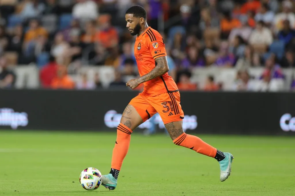 Micael dos Santos em partida pelo Houston Dynamo (Photo by Carmen Mandato/Getty Images)