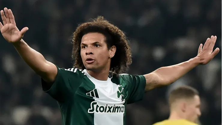 Rival do Flamengo topa pagar R$ 12 milhões para anunciar Willian Arão nos próximos dias. (Photo by Milos Bicanski/Getty Images)