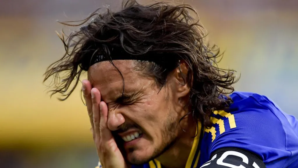 Edinson Cavani, do Boca Juniors, gesticula durante uma partida do Torneio Apertura Betano 2025 – Grupo A, entre Boca Juniors e Argentinos Juniors, no Estadio Alberto J. Armando, em 26 de janeiro de 2025, em Buenos Aires, Argentina. (Foto de Marcelo Endelli/Getty Images)
