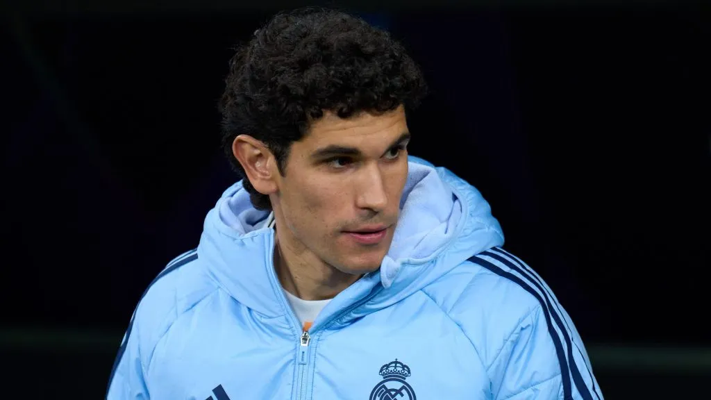 Jesús Vallejo no banco do Real Madrid. Foto: Angel Martinez/Getty Images