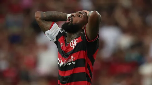Flamengo se irrita com atitude e renovação de Gerson não avança.