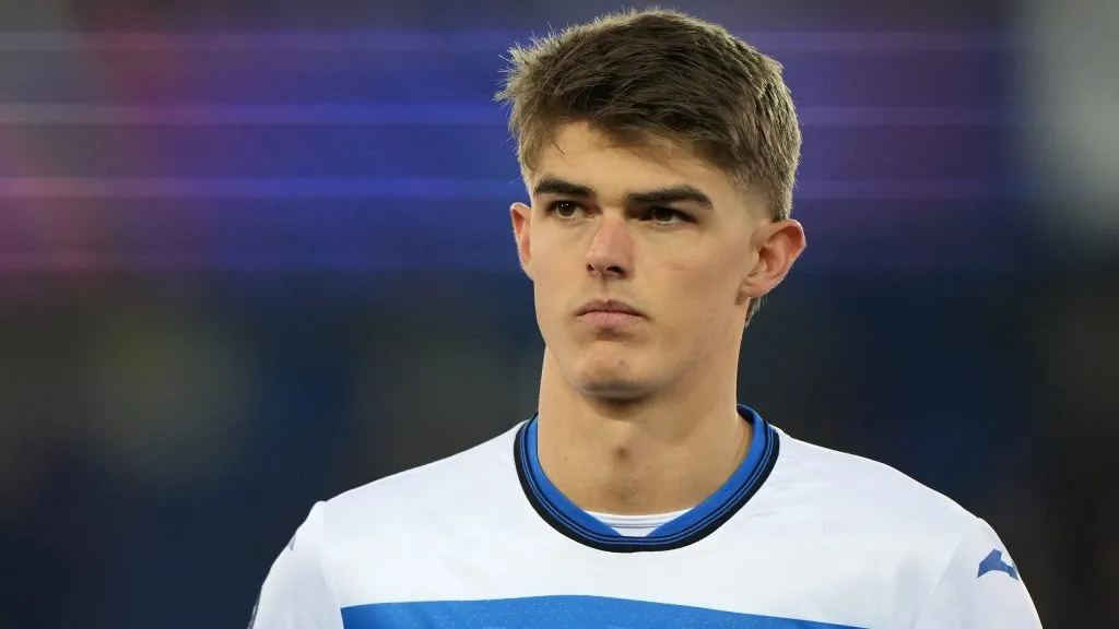 De Ketelaere em jogo da Atalanta. Foto: Alex Bierens de Haan/Getty Images