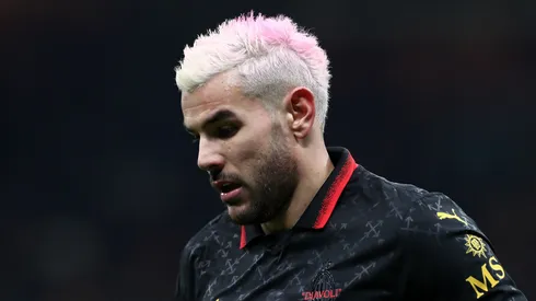 Theo Hernández lateral-esquerdo do Milan