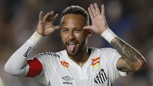 Neymar, atacante do Santos (Photo by Miguel Schincariol/Getty Images)