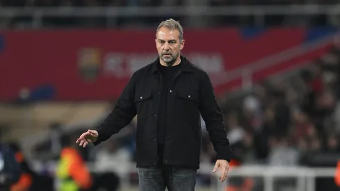 Hansi Flick pune craque do Barcelona após atraso em jogo de LaLiga.