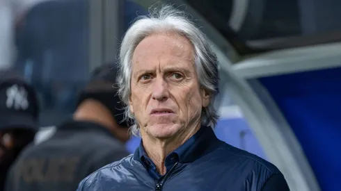 Jorge Jesus pode trabalhar com craque do Flamengo.