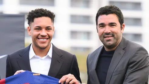 Deco faz negócio por Vitor Roque com o Palmeiras. Foto: David Ramos/Getty Images