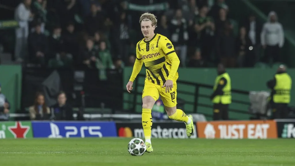 Brandt em jogo do Borussia Dortmund. Foto: Carlos Rodrigues/Getty Images