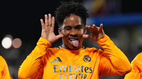 Endrick em jogo do Real Madrid. Arsenal prepara oferta pelo jogador. Foto: Angel Martinez