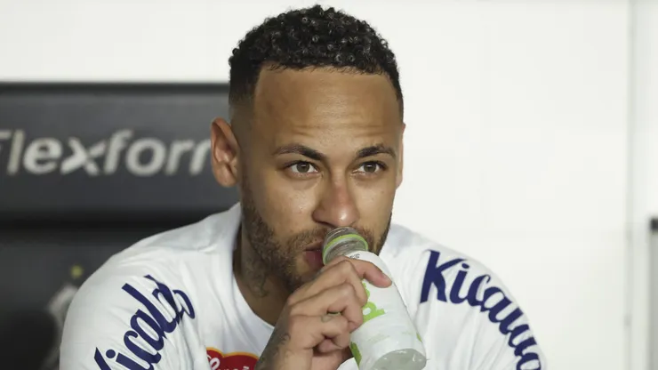 Flamengo avalia Neymar. (Photo by Alexandre Schneider/Getty Images)