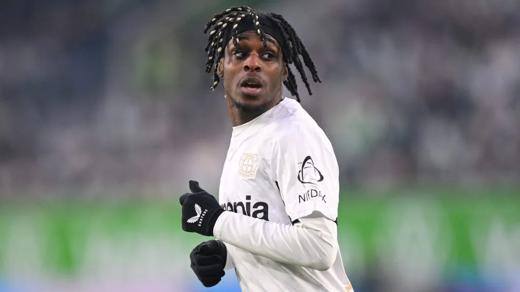 Frimpong em jogo do Bayer Leverkusen. Liverpool e Manchester City disputam a contratação do jogador. Foto: Stuart Franklin/Getty Images