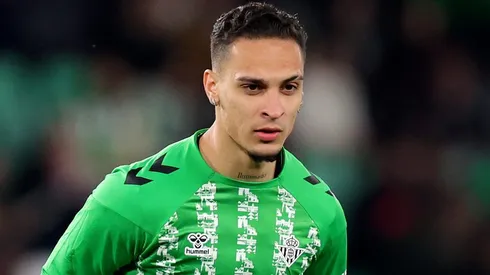 Manchester United pode vender Antony para um dos melhores times da Premier League (Photo by Fran Santiago/Getty Images)