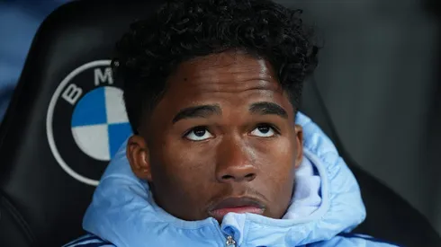 Endrick é esquecido no banco. Foto: Angel Martinez/Getty Images
