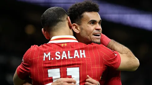 Mohamed Salah, e Luis Díaz, do Liverpool (Photo by Alex Pantling/Getty Images)