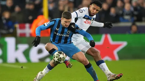 Éderson e Tzolis no jogo da Champions entre Club Brugge e Atalanta. Tottenham deseja a contratação do ponta grego. Foto: Alex Bierens de Haan