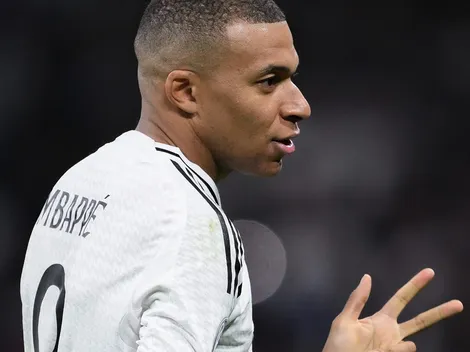 Mbappé faz história com hat-trick inédito na Champions