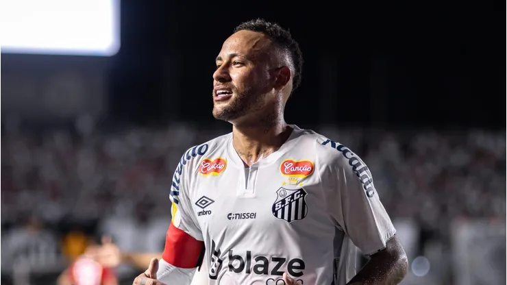 Após especulações sobre uma possível ida ao Flamengo, Neymar optou por retornar ao Santos, clube onde iniciou sua carreira. Foto Abner DouradoAGIF