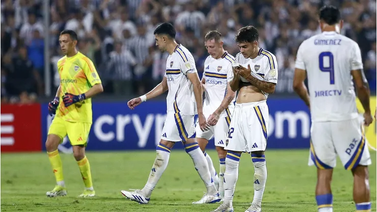 Com um retrospecto pouco animador em reviravoltas após derrotas no jogo de ida, o time precisa superar estatísticas desfavoráveis e se apoiar na força da Bombonera para seguir adiante. (Foto de Fernando Sangama/Getty Images)