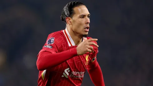 Van Dijk comete falha por preguiça, aponta Rooney. Foto: Carl Recine/Getty Images