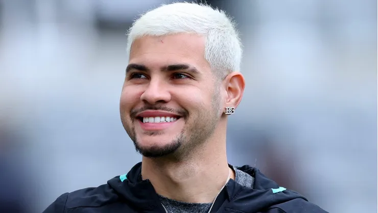 Newcastle aceita vender Bruno Guimarães ao Barcelona com uma condição (Photo by Ian MacNicol/Getty Images)