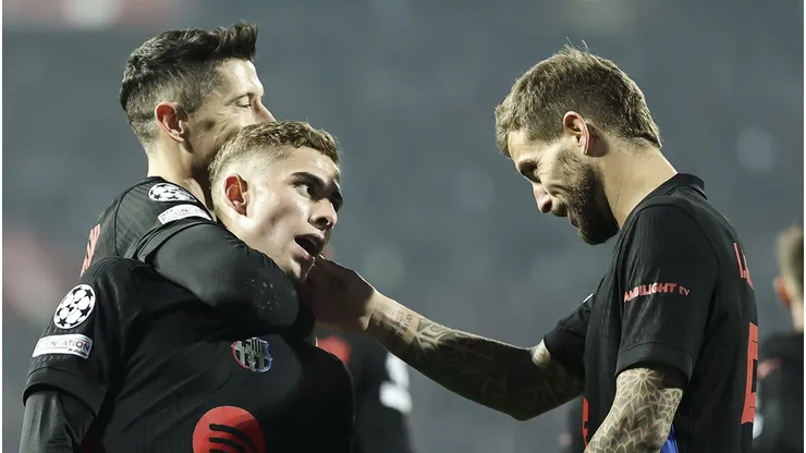 Barcelona bate o martelo sobre o futuro de craque titular de Hansi Flick.