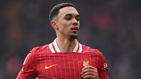 Liverpool se prepara para saída de Arnold e escolhe badalado lateral brasileiro como substituto. (Photo by Stu Forster/Getty Images)