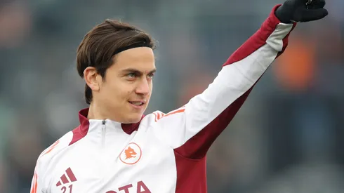 Dybala, da Roma, sinaliza positivo para assinar com um dos maiores times da Premier League. (Photo by Timothy Rogers/Getty Images)