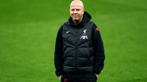 Arne Slot, técnico do Liverpool (Photo by Dan Istitene/Getty Images)