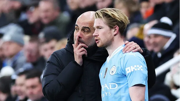 De Bruyne e Guardiola, Manchester City. (Photo by Alex Livesey/Getty Images)