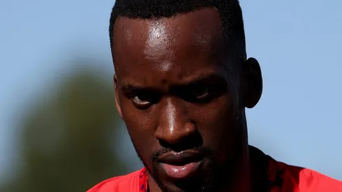 Dodi Lukebakio está no centro de uma disputa entre o Sevilla e os clubes sauditas Al-Hilal e Al-Ahli. (Foto de Florencia Tan Jun/Getty Images)