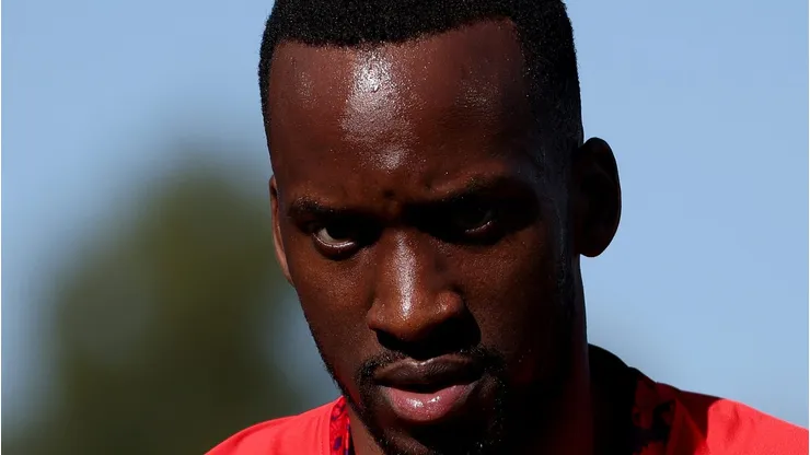 Dodi Lukebakio está no centro de uma disputa entre o Sevilla e os clubes sauditas Al-Hilal e Al-Ahli. (Foto de Florencia Tan Jun/Getty Images)