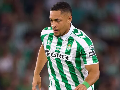 Betis libera Vitor Roque e negociação avança