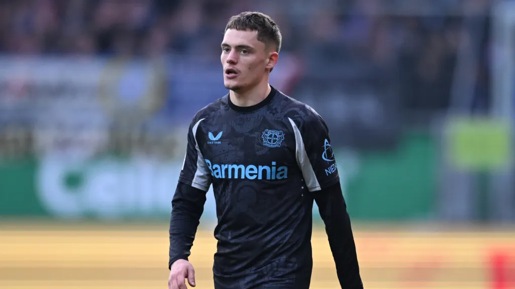 Florian Wirtz em partida pelo Bayer Leverkusen (Photo by Oliver Hardt/Getty Images)