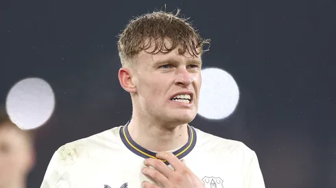 Jarrad Branthwaite em partida do Everton