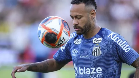 Neymar, camisa 10 do Santos (Photo by Alexandre Schneider/Getty Images)