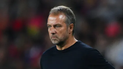 Barcelona negocia venda para o Atlético de Madrid com aval de Hansi Flick.