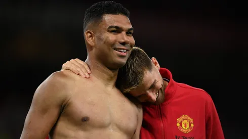 Casemiro e Mason Mount juntos em jogo do Manchester United. Foto: Gareth Copley