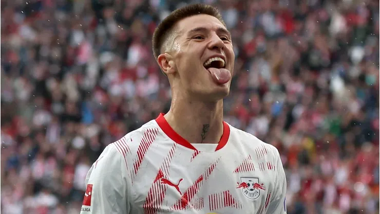 Benjamin Sesko, alvo do Manchester United, prefere o Newcastle. Foto: Maja Hitij/Getty Images