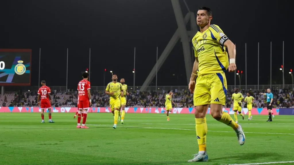 Cristiano Ronaldo comemorando gol marcado contra o Al-Wehda. Foto: Yasser Bakhsh/Getty Images